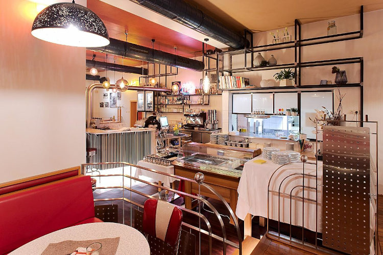 Ambiente Cafe 57